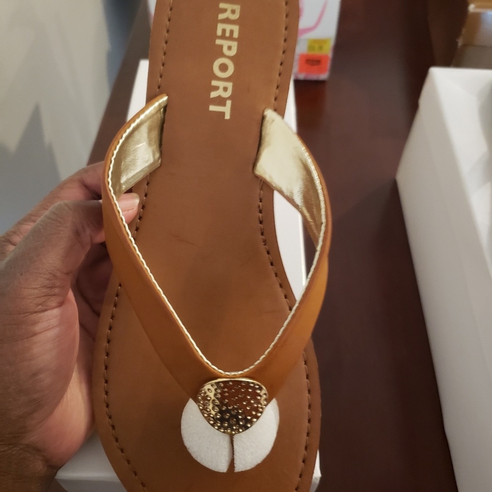 Report Sandals